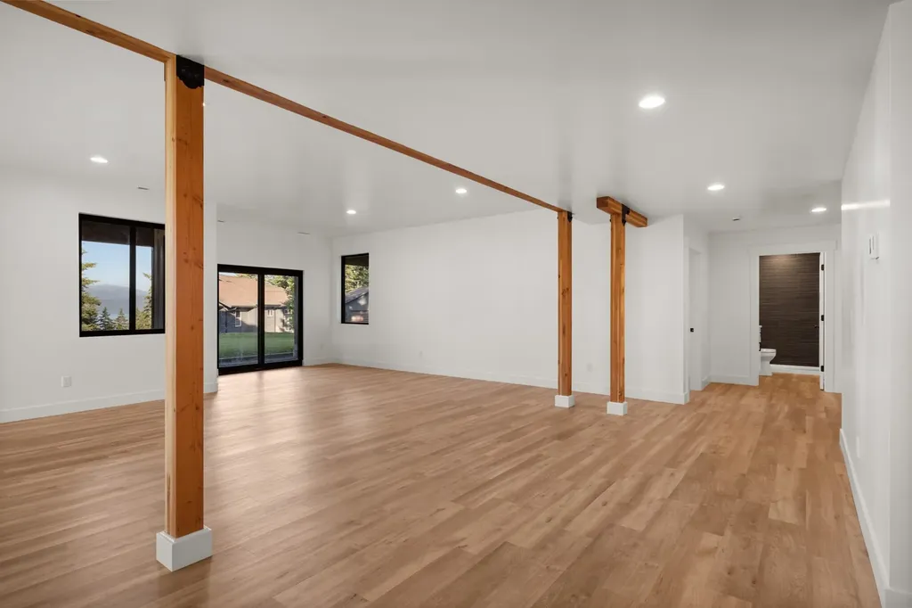 175 Wulff Lane Lakeside MT 59922