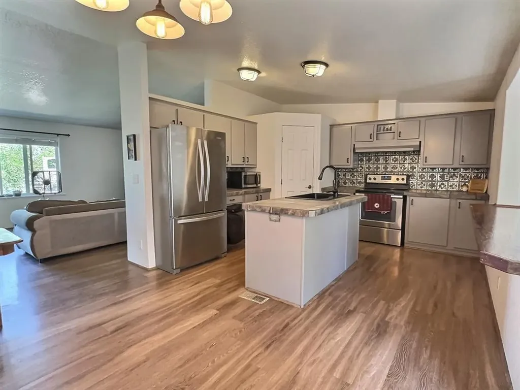219 3rd Avenue SE Cut Bank MT 59427