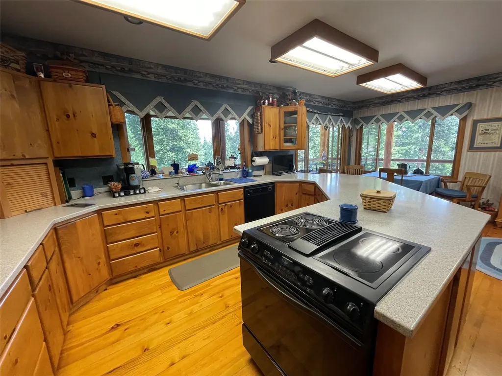 560 Hayes Creek Road Hamilton MT 59840