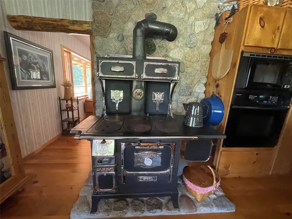 560 Hayes Creek Road Hamilton MT 59840