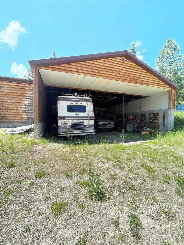 560 Hayes Creek Road Hamilton MT 59840