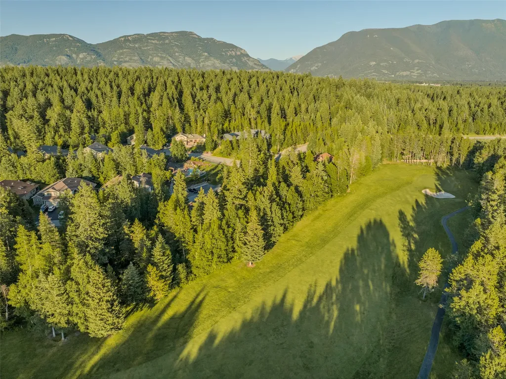 128 Oakmont Loop Columbia Falls MT 59912