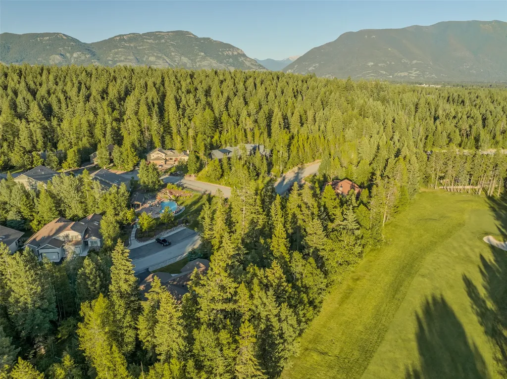 128 Oakmont Loop Columbia Falls MT 59912