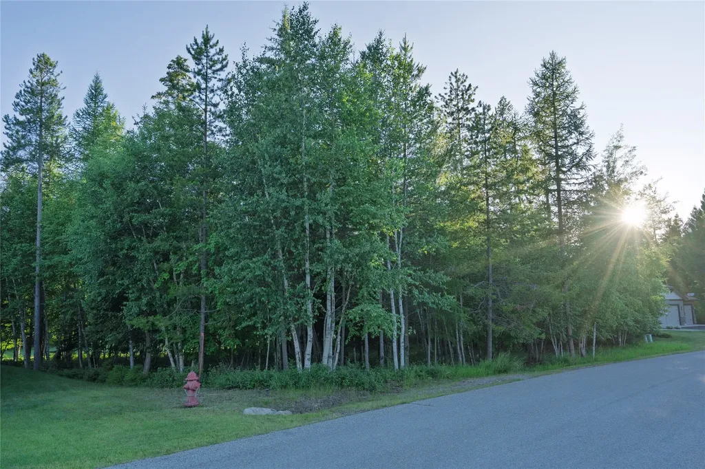 128 Oakmont Loop Columbia Falls MT 59912