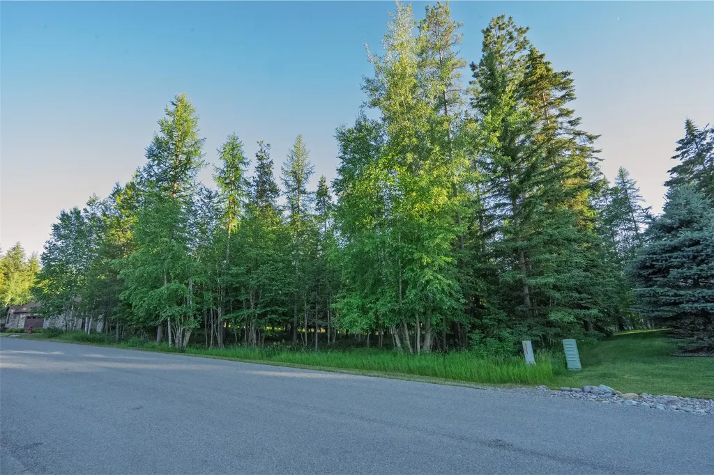 128 Oakmont Loop Columbia Falls MT 59912