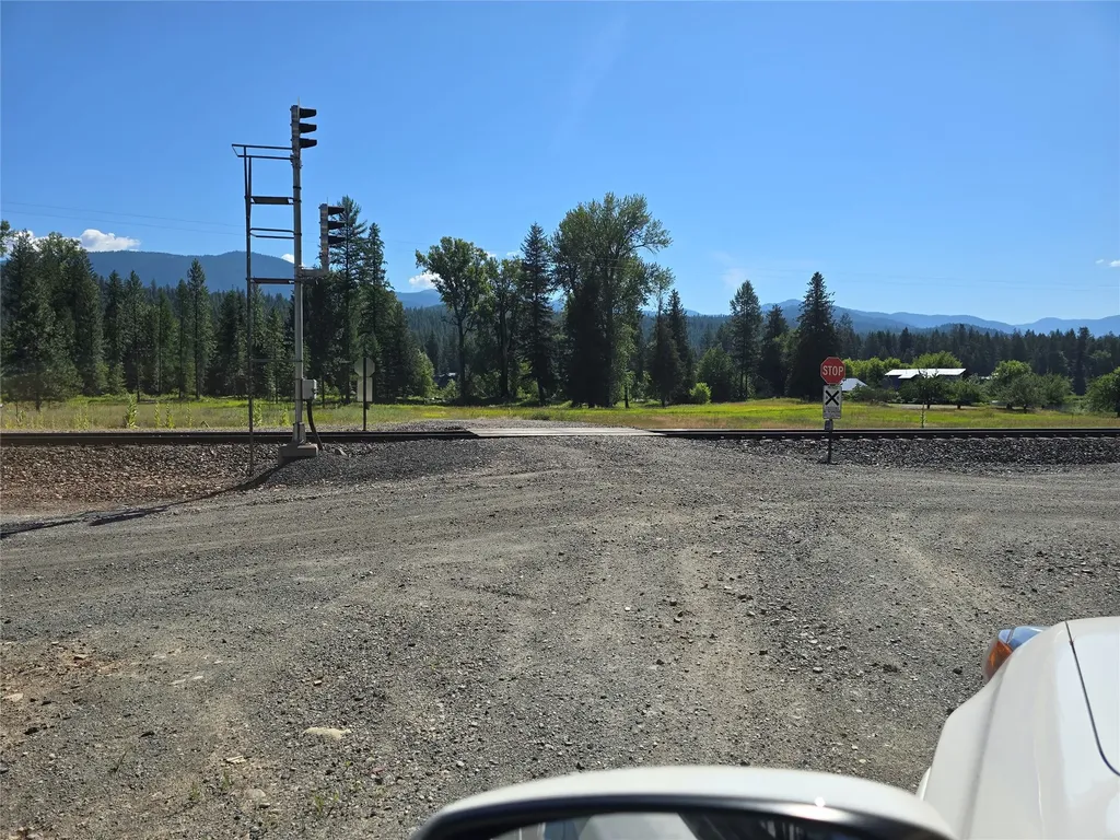 Nhn S Side Road Troy MT 59935