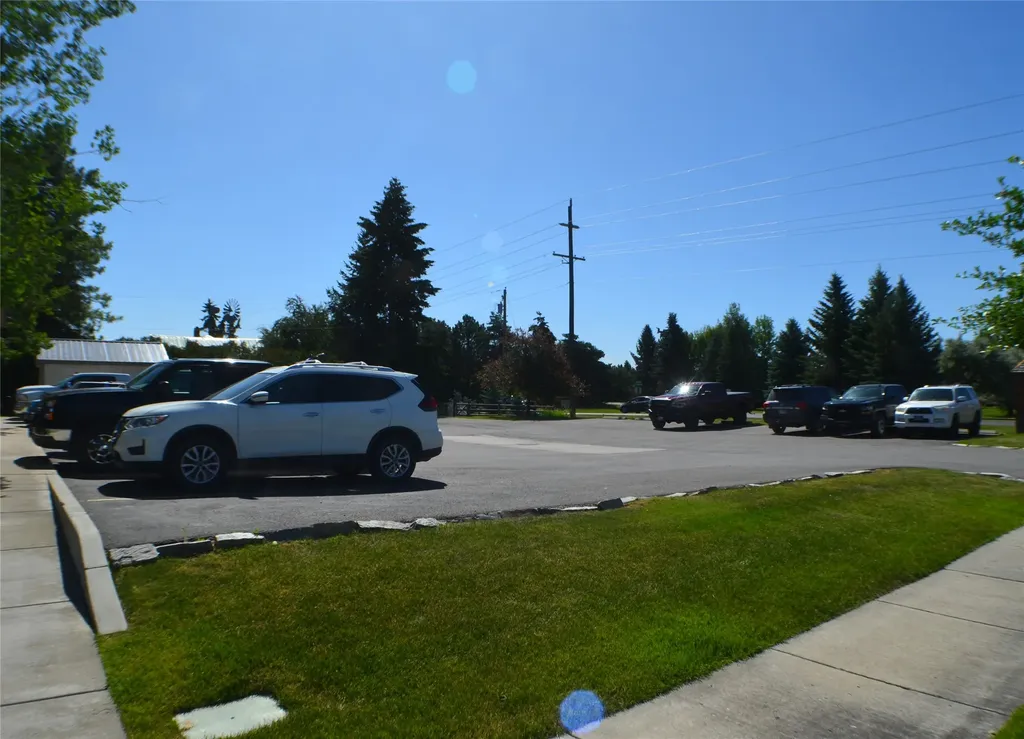 33 Village Loop Kalispell MT 59901