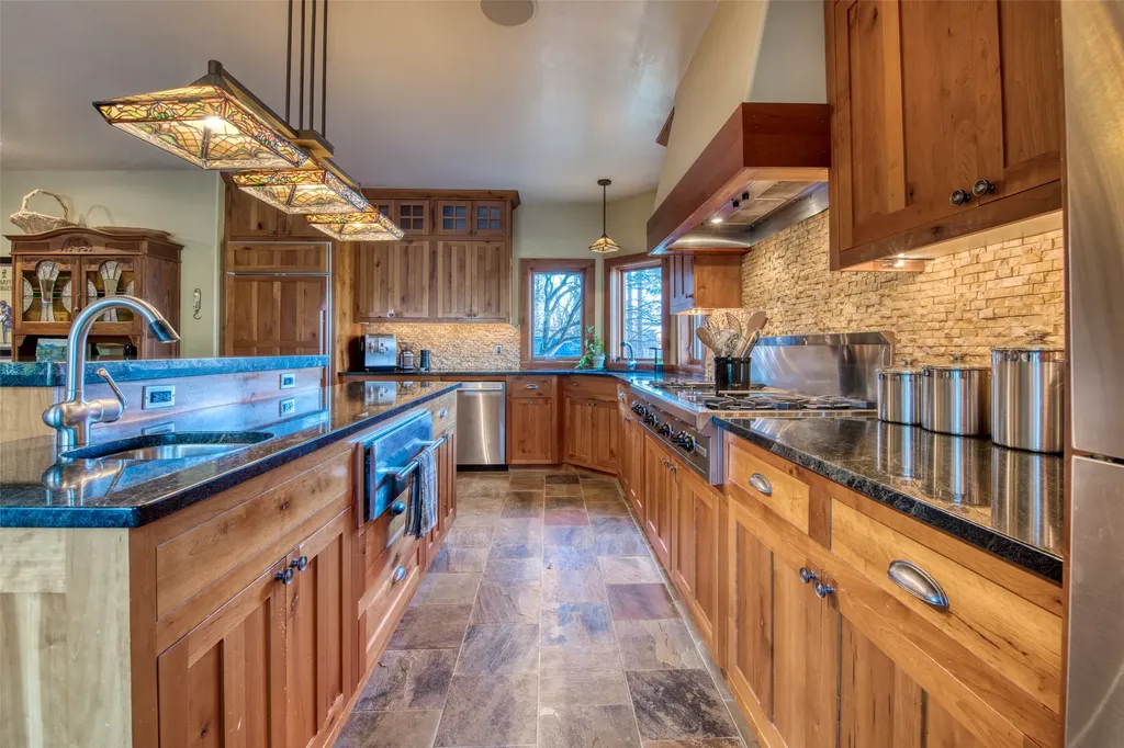 2291 Meridian Road Victor MT 59875