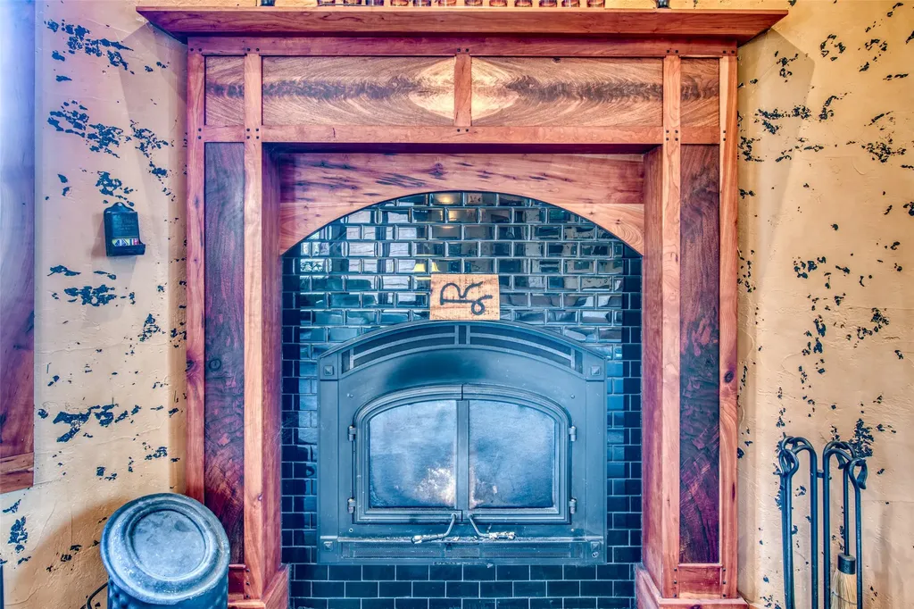 2291 Meridian Road Victor MT 59875