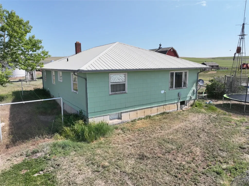 2820 5th Lane NW Conrad MT 59425