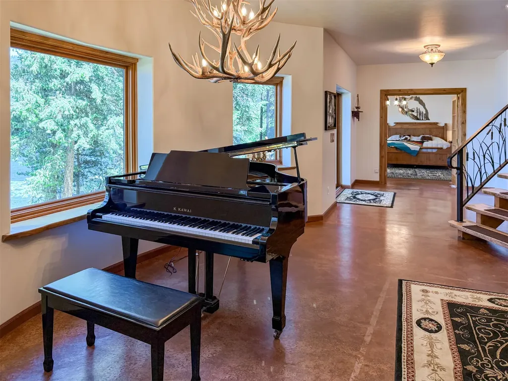 1600 Rogers Lane Kila MT 59920
