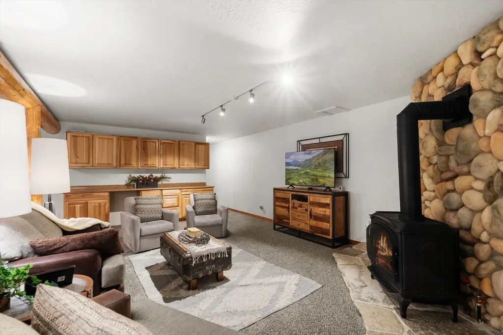 555 & 561 Twin Bridges Road Whitefish MT 59937