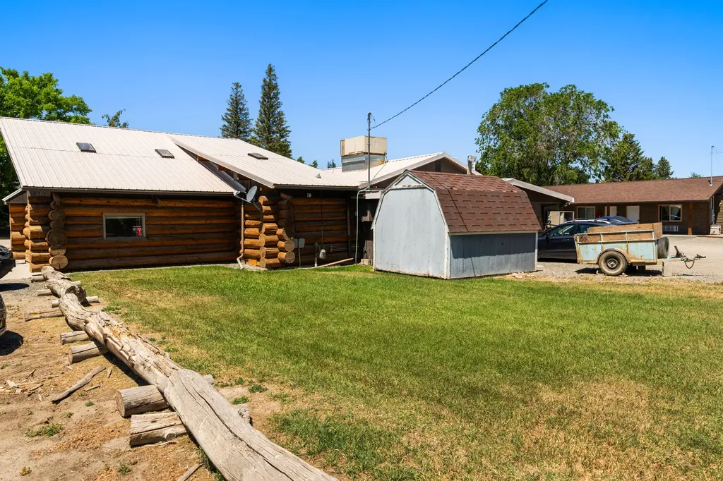 323 &325 S Main Street Twin Bridges MT 59754