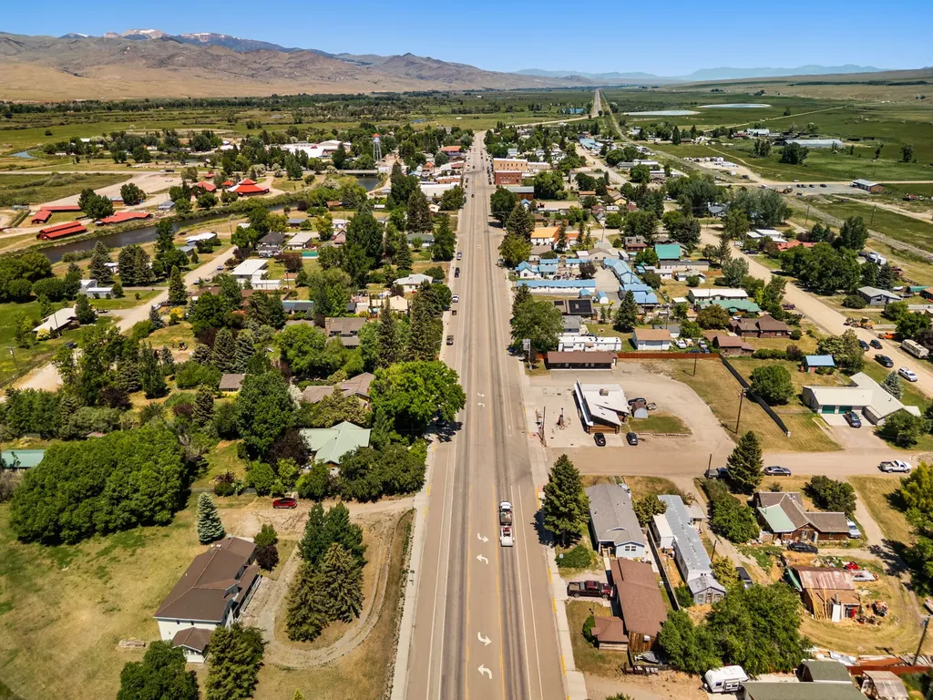 323 &325 S Main Street Twin Bridges MT 59754