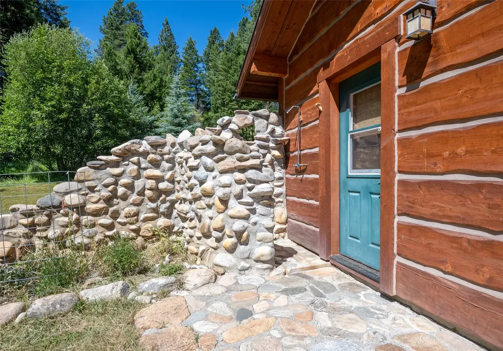 7102 Lapwai Lane Darby MT 59829