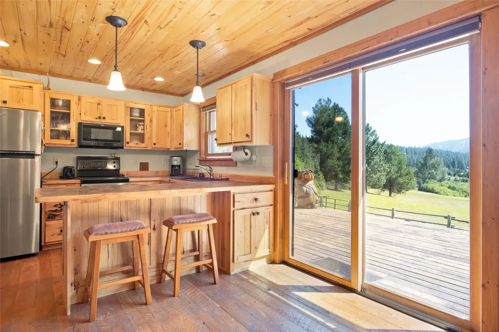 7102 Lapwai Lane Darby MT 59829