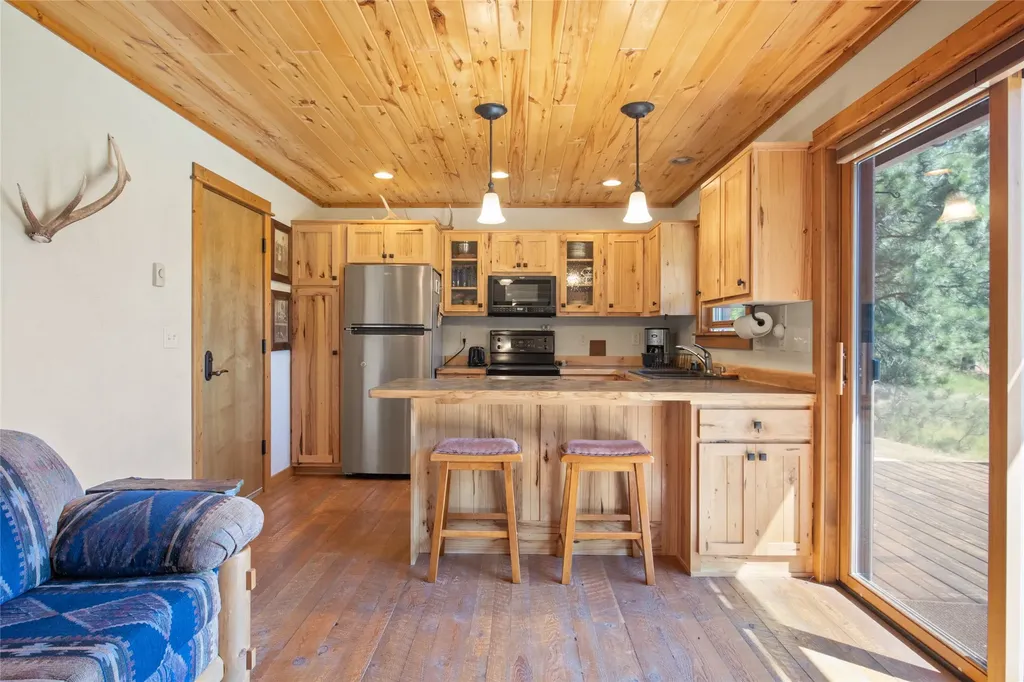 7102 Lapwai Lane Darby MT 59829