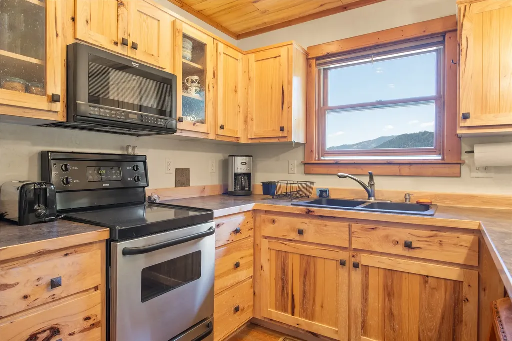 7102 Lapwai Lane Darby MT 59829