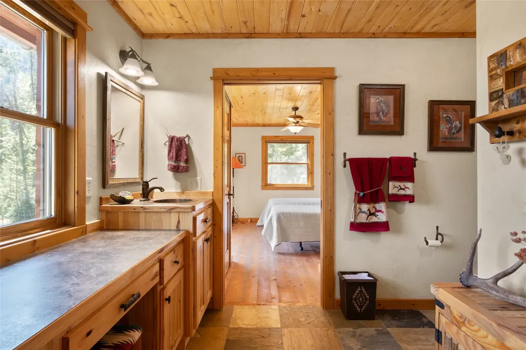 7102 Lapwai Lane Darby MT 59829