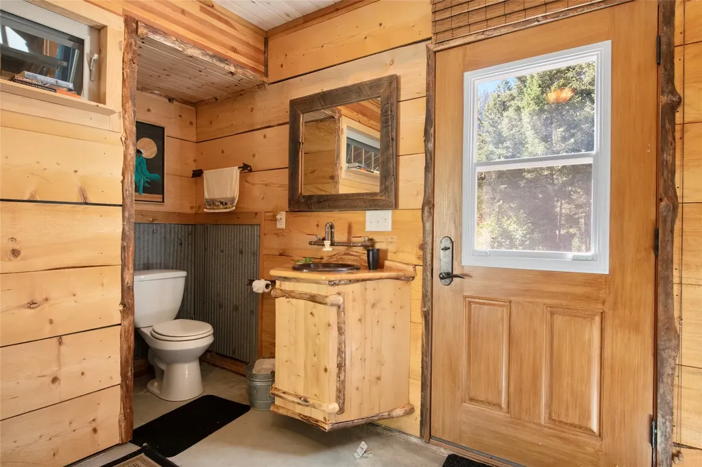 7102 Lapwai Lane Darby MT 59829
