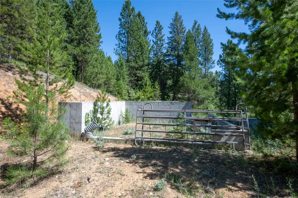 7102 Lapwai Lane Darby MT 59829