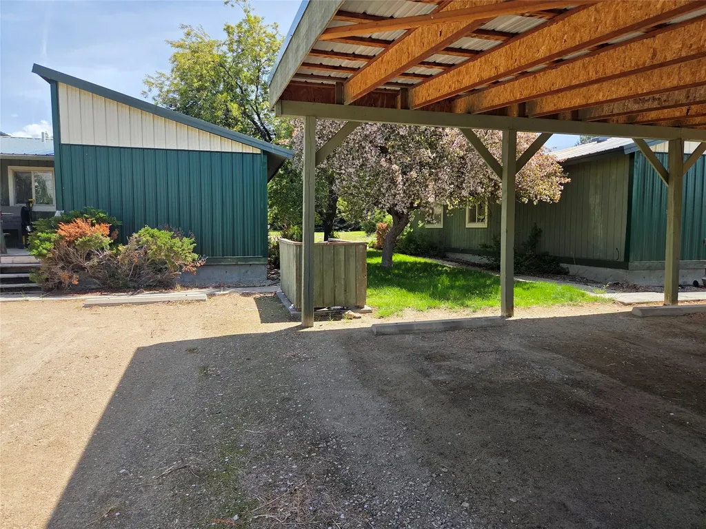 2 Kearney Lane Sheridan MT 59749