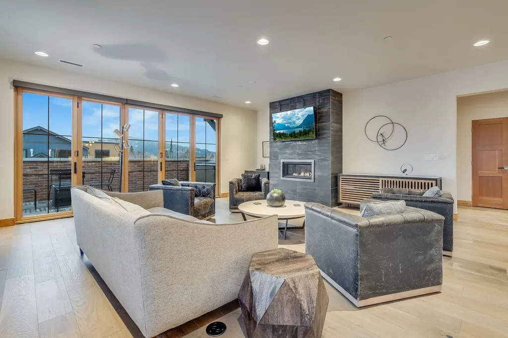 325 Central Avenue Whitefish MT 59937