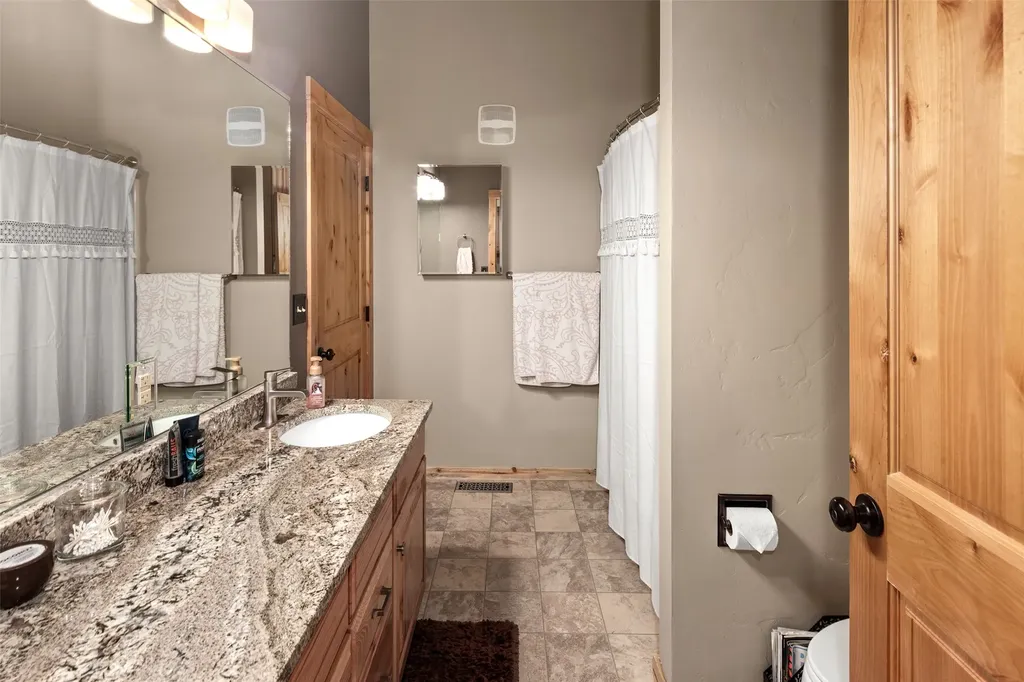 42827 Ponderosa Way Big Arm MT 59910