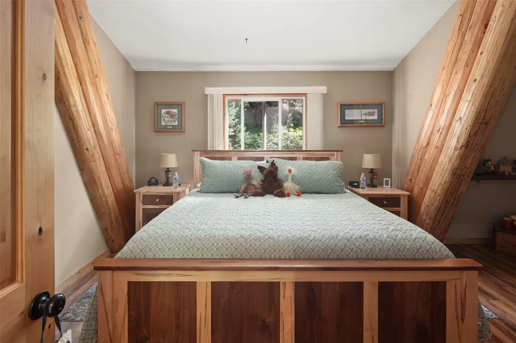 42827 Ponderosa Way Big Arm MT 59910