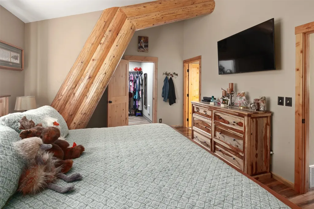 42827 Ponderosa Way Big Arm MT 59910