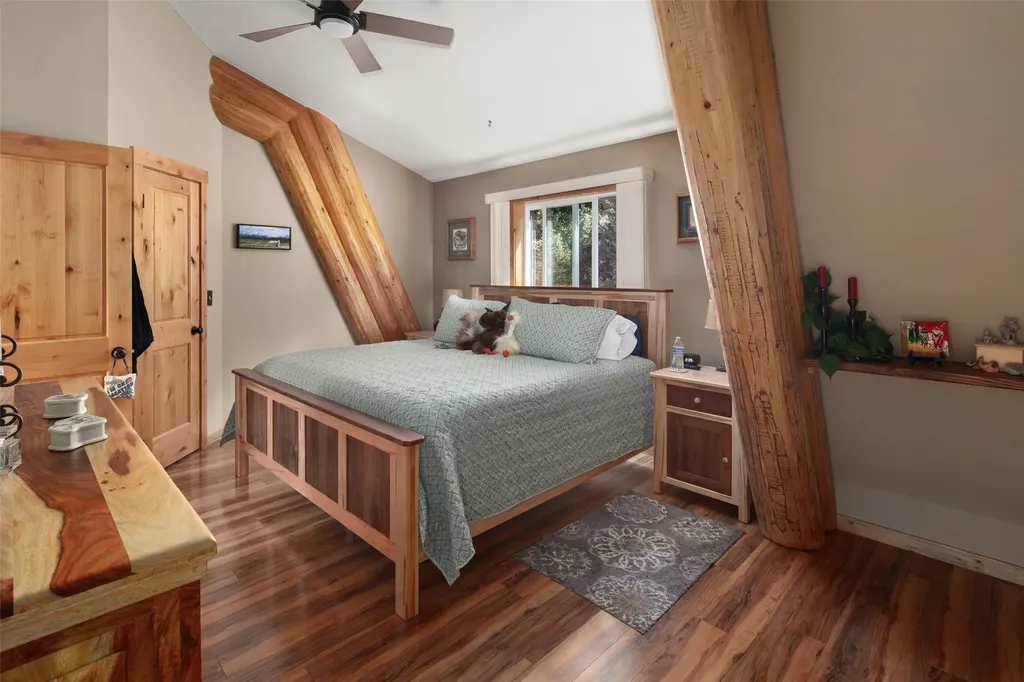42827 Ponderosa Way Big Arm MT 59910