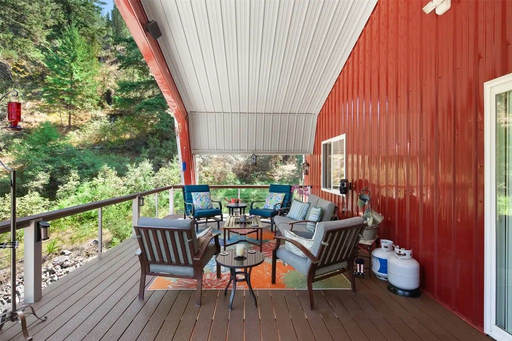 42827 Ponderosa Way Big Arm MT 59910