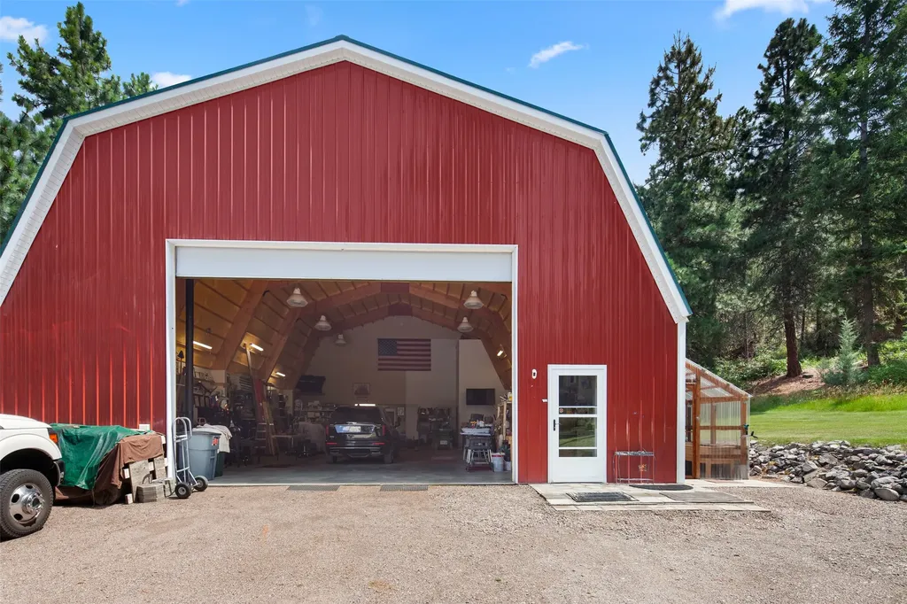 42827 Ponderosa Way Big Arm MT 59910