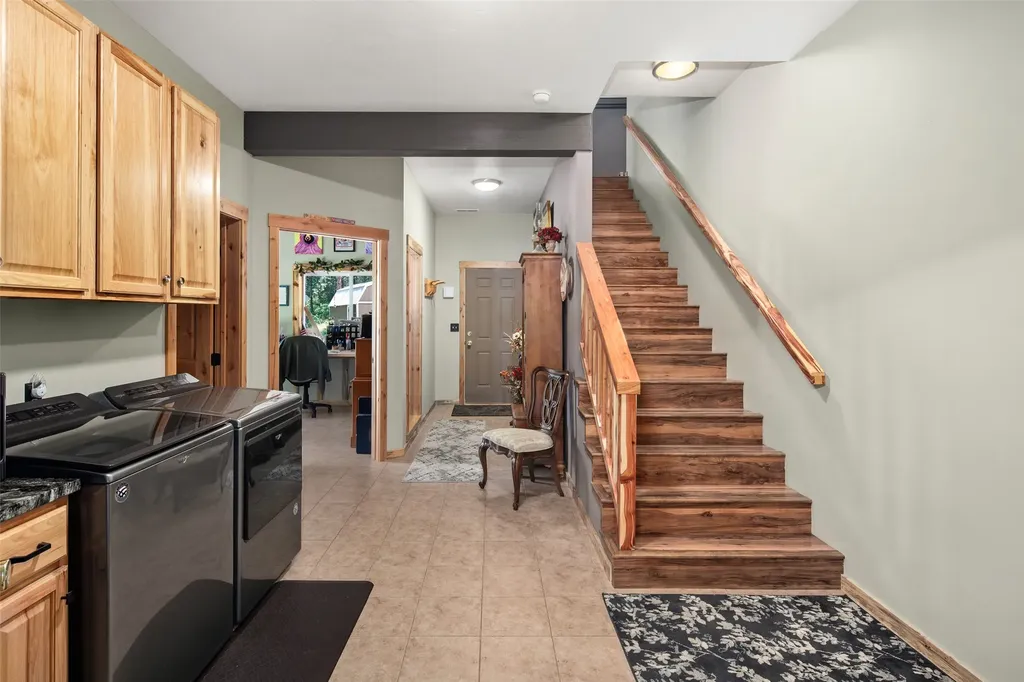 42827 Ponderosa Way Big Arm MT 59910