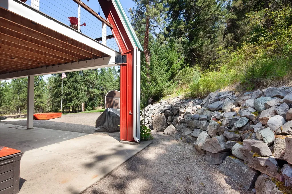 42827 Ponderosa Way Big Arm MT 59910