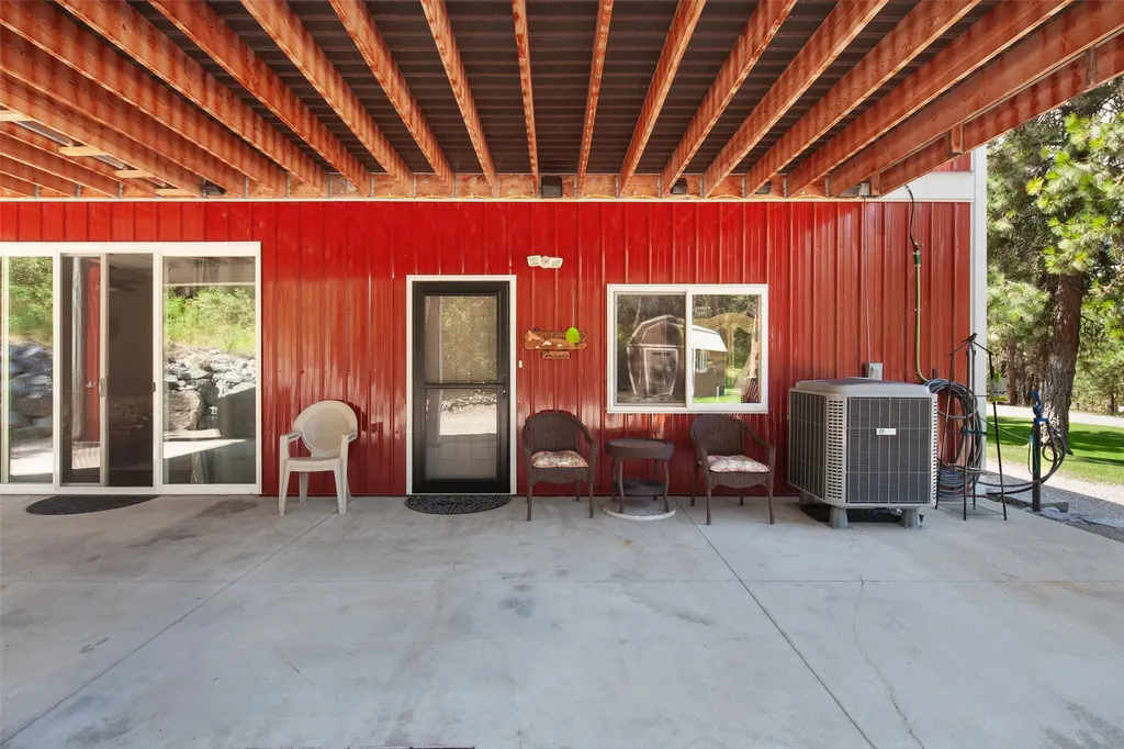 42827 Ponderosa Way Big Arm MT 59910