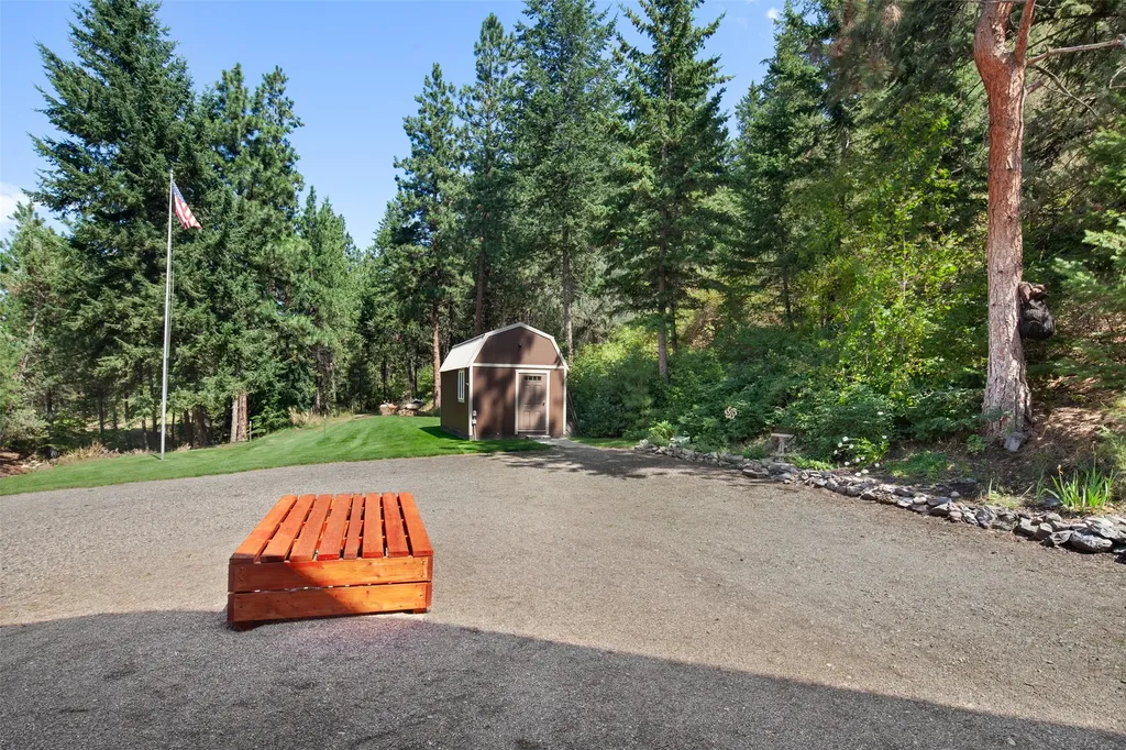 42827 Ponderosa Way Big Arm MT 59910