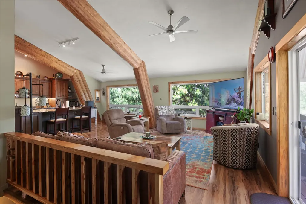 42827 Ponderosa Way Big Arm MT 59910