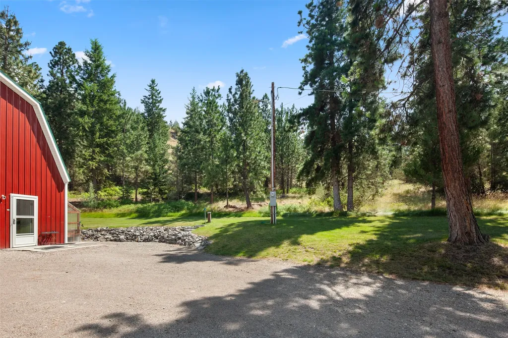42827 Ponderosa Way Big Arm MT 59910