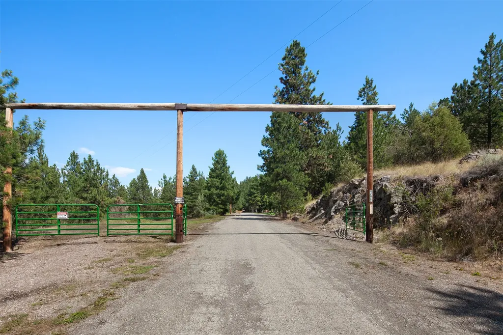 42827 Ponderosa Way Big Arm MT 59910