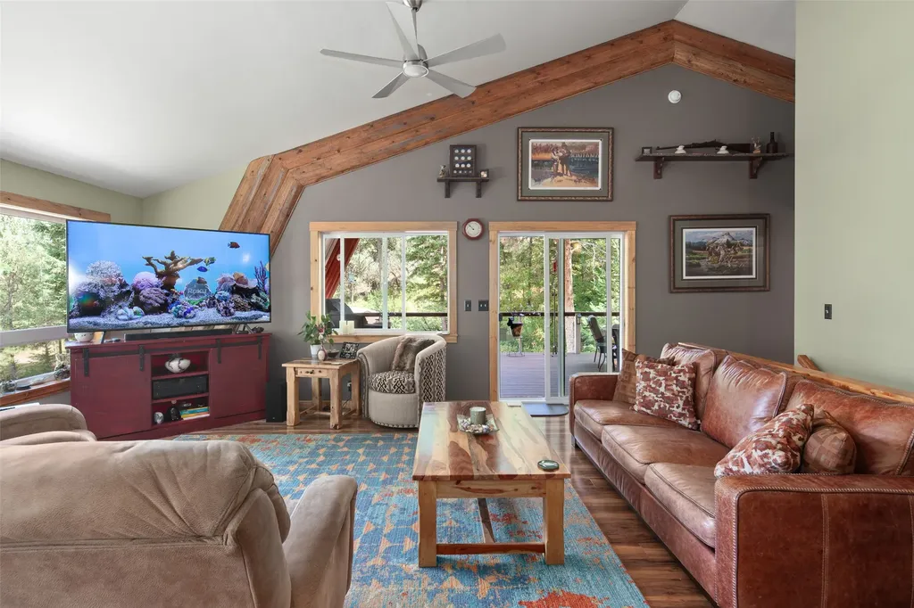 42827 Ponderosa Way Big Arm MT 59910