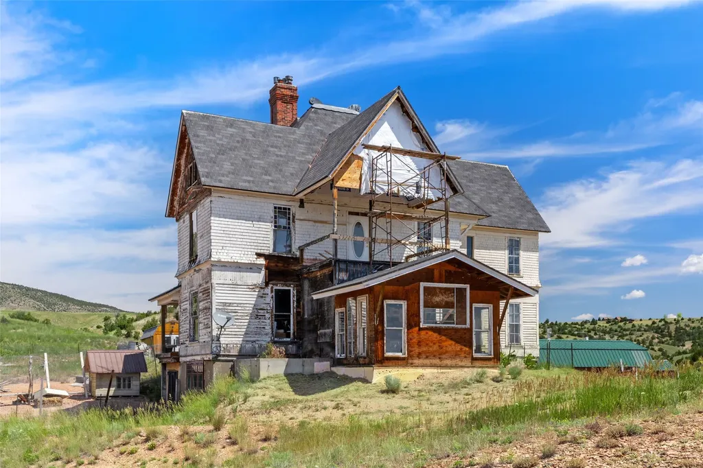 5835 Spaulding Bridge Road Belgrade MT 59714