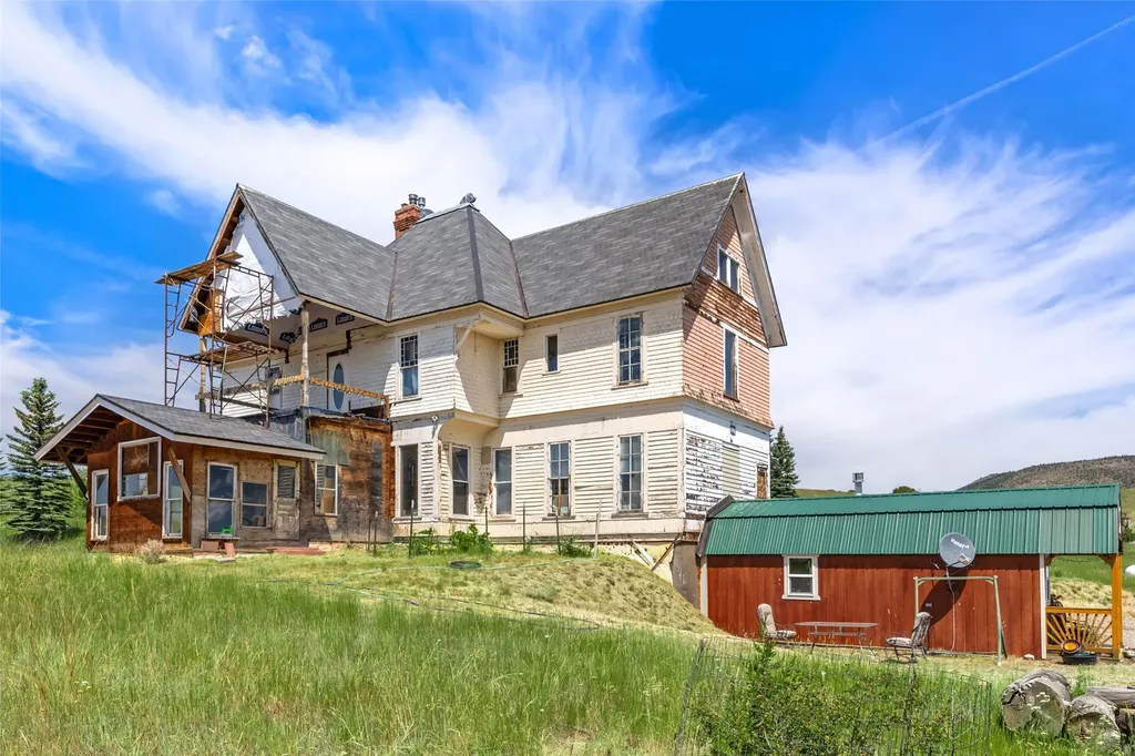 5835 Spaulding Bridge Road Belgrade MT 59714
