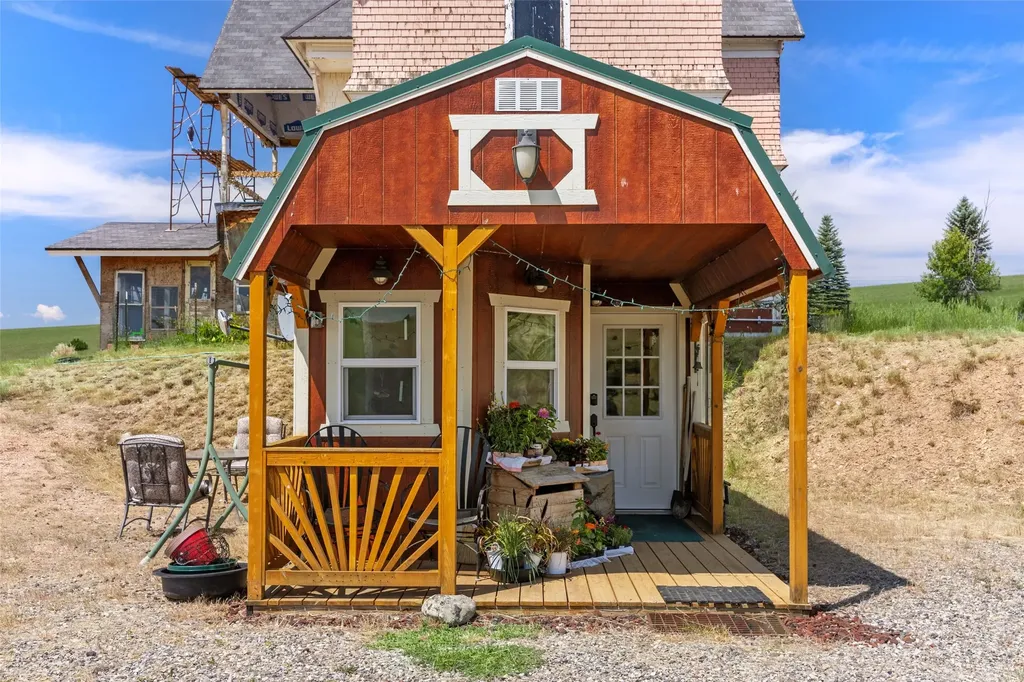 5835 Spaulding Bridge Road Belgrade MT 59714