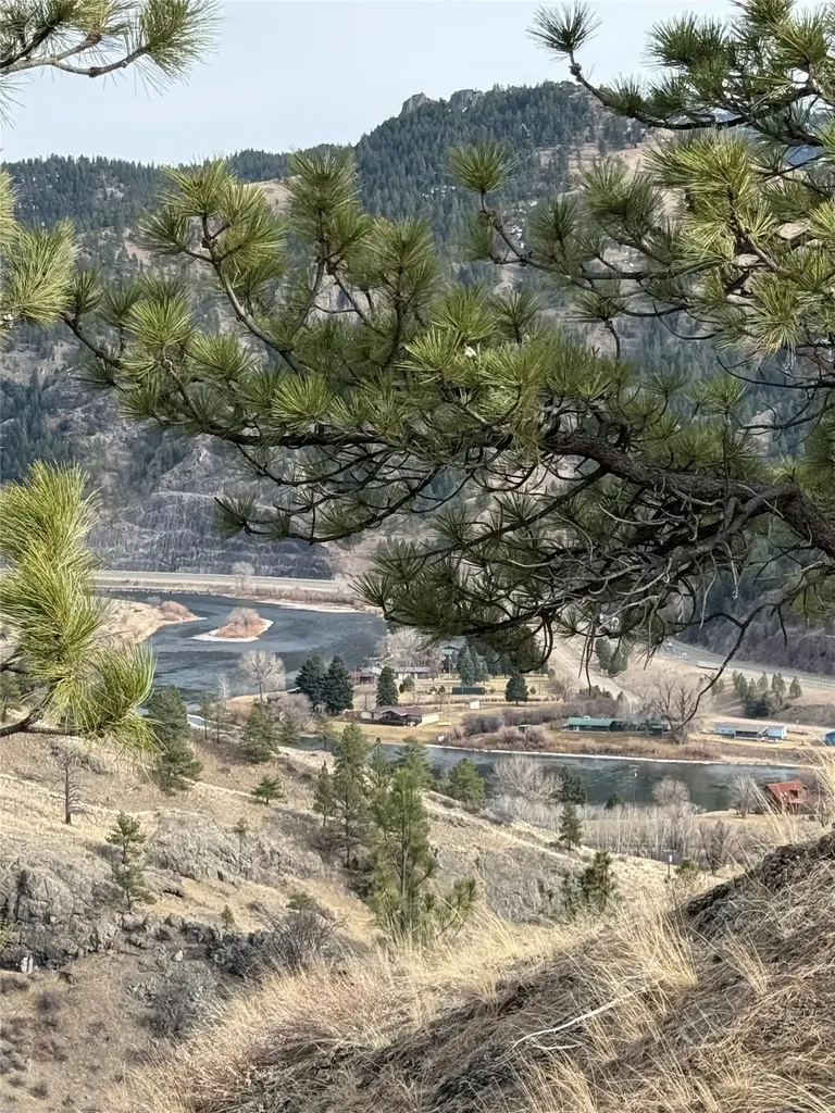 Nhn Big Pine Lane Cascade MT 59421
