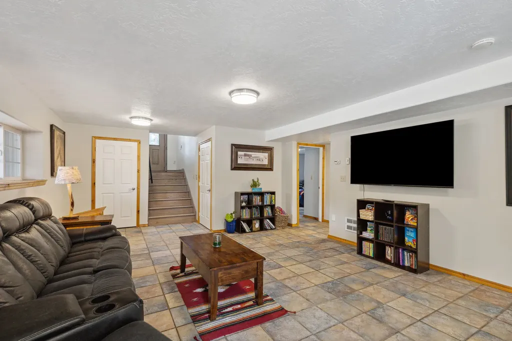1743 Nighthawk Trail Victor MT 59875