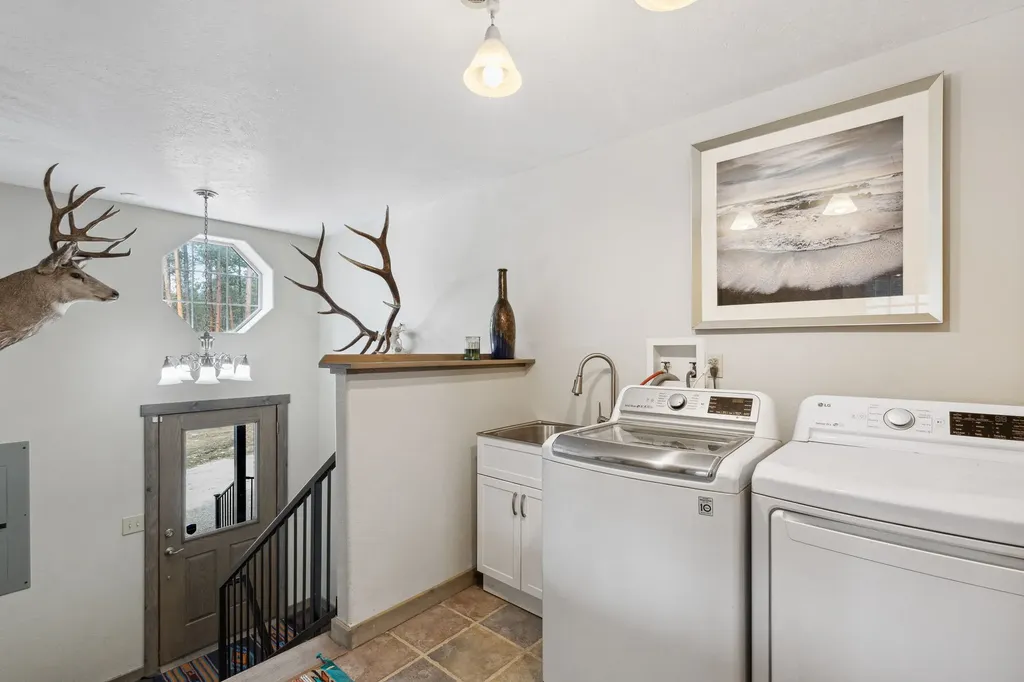 1743 Nighthawk Trail Victor MT 59875