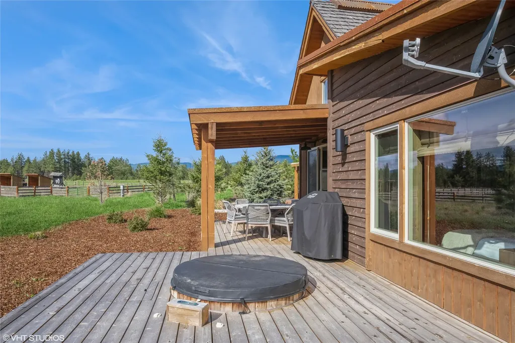 19 Haflinger Cottage Way Eureka MT 59917