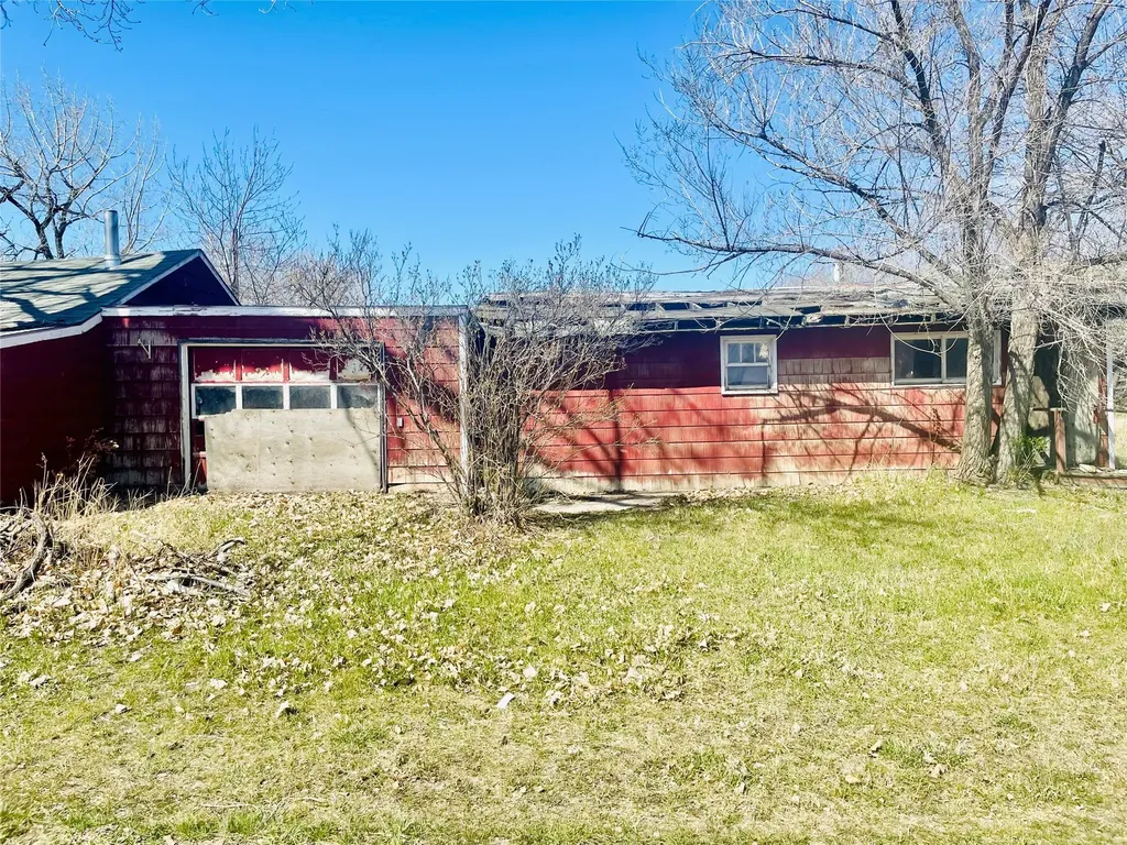 211 Illinois Street Chinook MT 59523