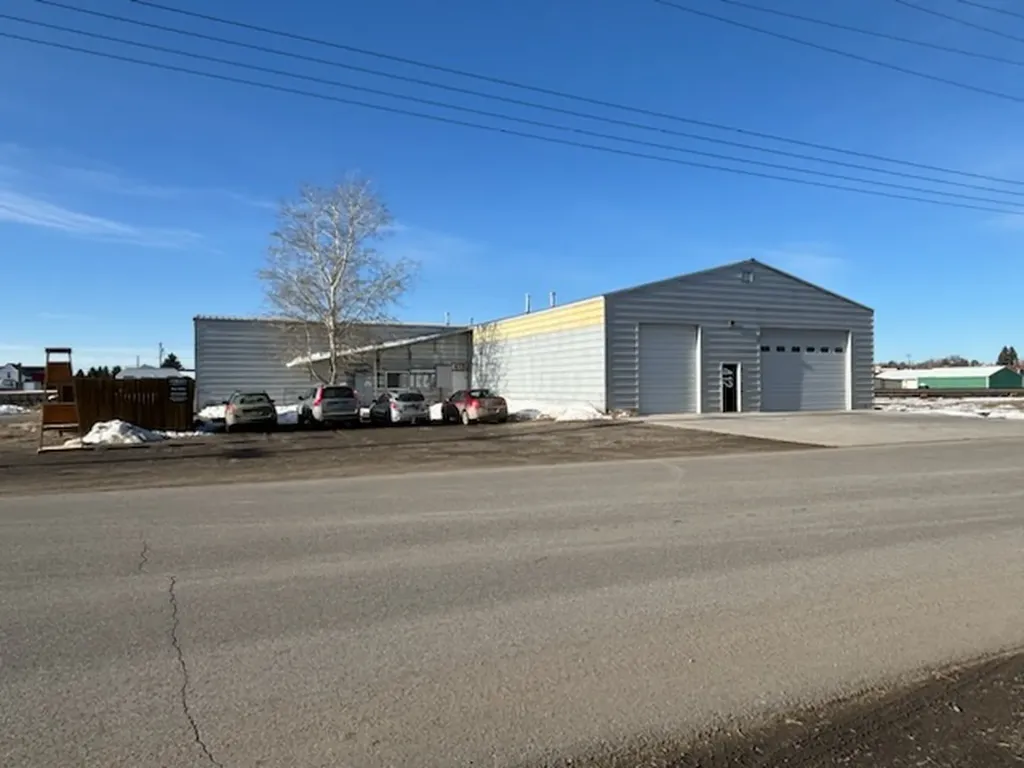 412 E Railroad Avenue N Manhattan MT 59741